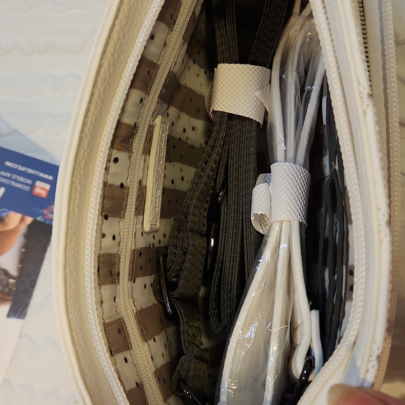 LUG Vegan Leather Flyer VL White Quilted Convertible 2 Straps Crossbody EUC - Picture 9 of 9